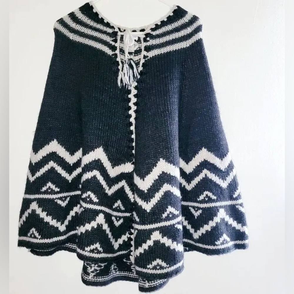 J.Jill Knit Poncho Wool Blend Gray & White One Size
Winter Lagenlook Autumn Fall